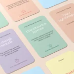 Cartes colorées de l’outil Manger ses émotions, présentant différents déclencheurs comme une situation joyeuse, la faim physiologique ou la charge mentale.